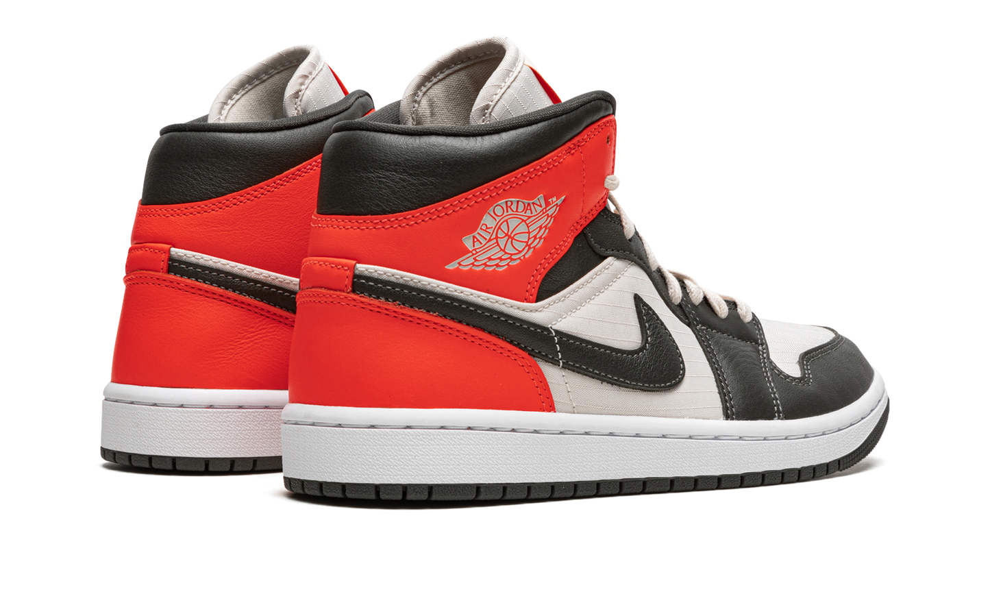 AIR JORDAN 1 MID SE WMNS Newsprint