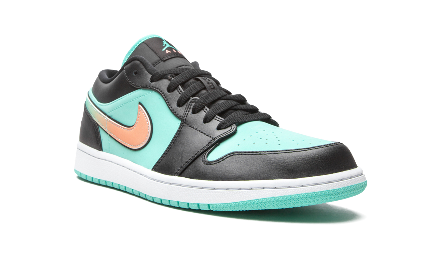 Air Jordan 1 Low SE Tropical Twist