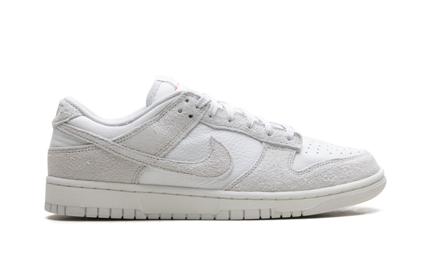 Dunk Low WMNS Summit White Photon Dust