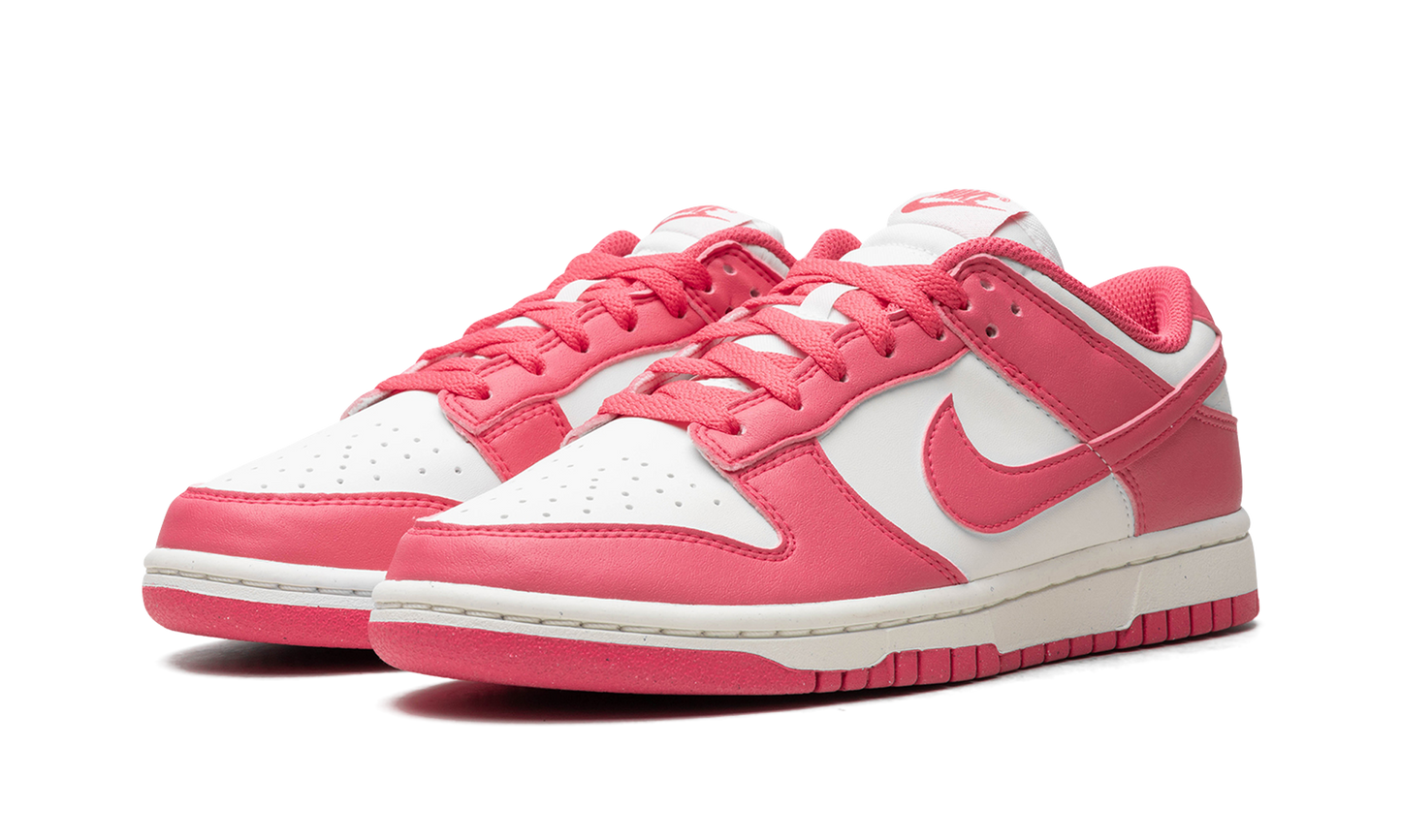 Nike Dunk Low. WMNS Pink