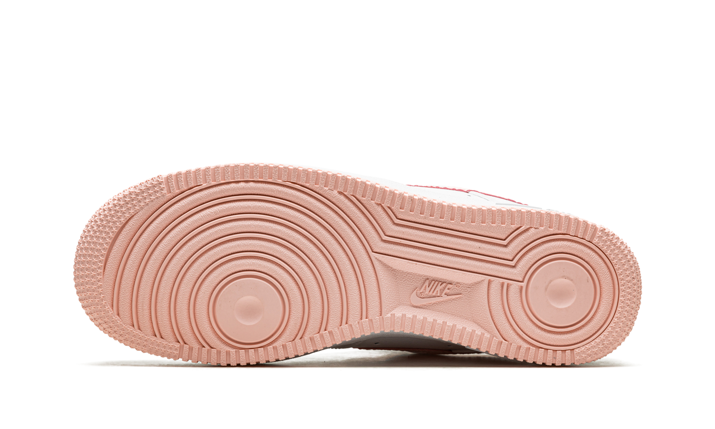 AIR FORCE 1 LO MNS WMNS Valentine's Day 2022