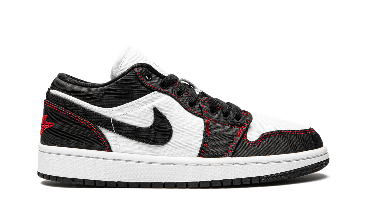 AIR JORDAN 1 LO SE UTL WMNS White / Black / Red