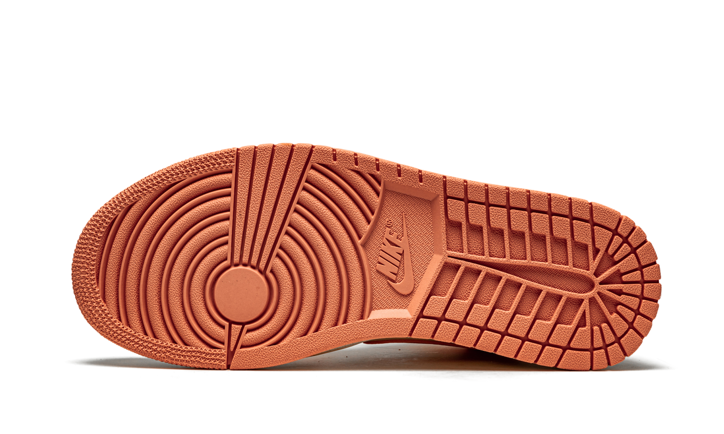 AIR JORDAN 1 MID WMNS Apricot