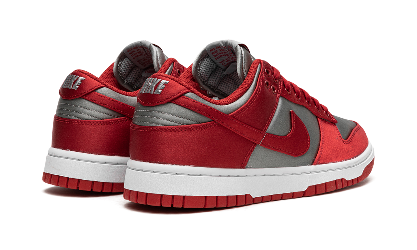 DUNK LOW WMNS UNLV Satin