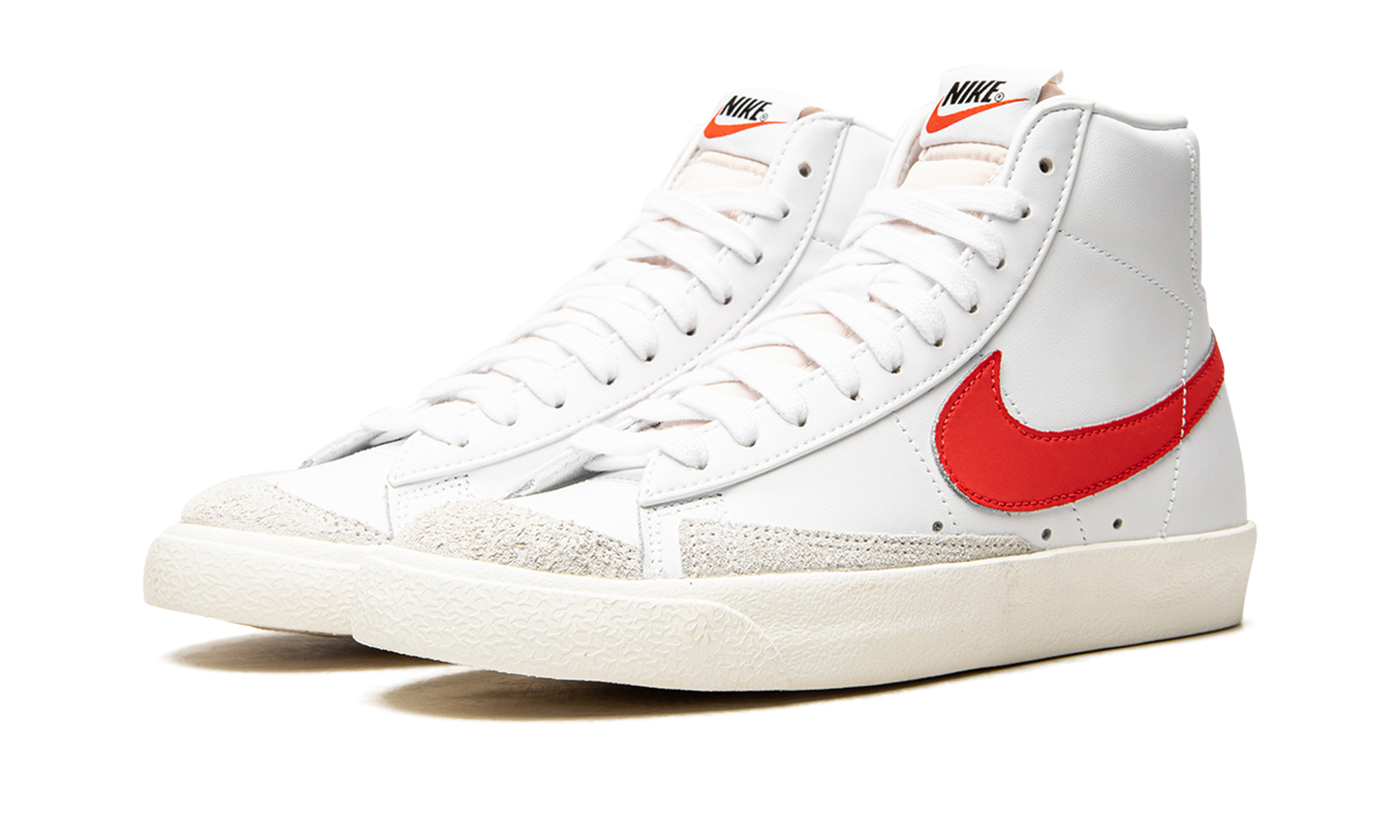 BLAZER MID '77 VNTG WMNS Habanero Red
