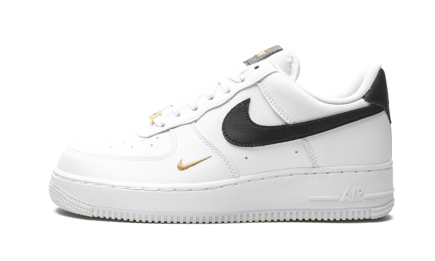 AIR FORCE 1 LO ESSENTIAL MNS WMNS White / Black / Gold