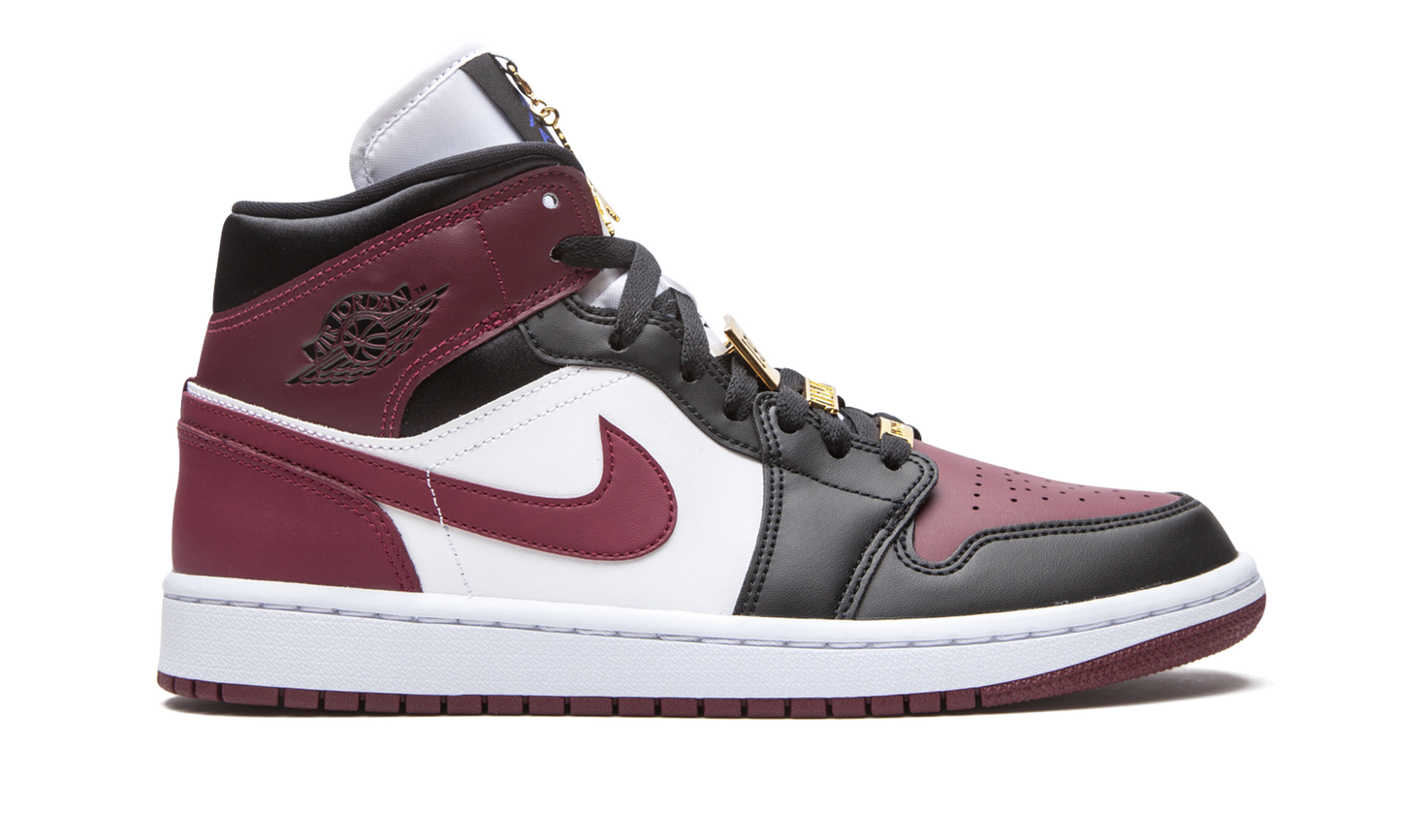 AIR JORDAN 1 MID SE WMNS Gold Pendants