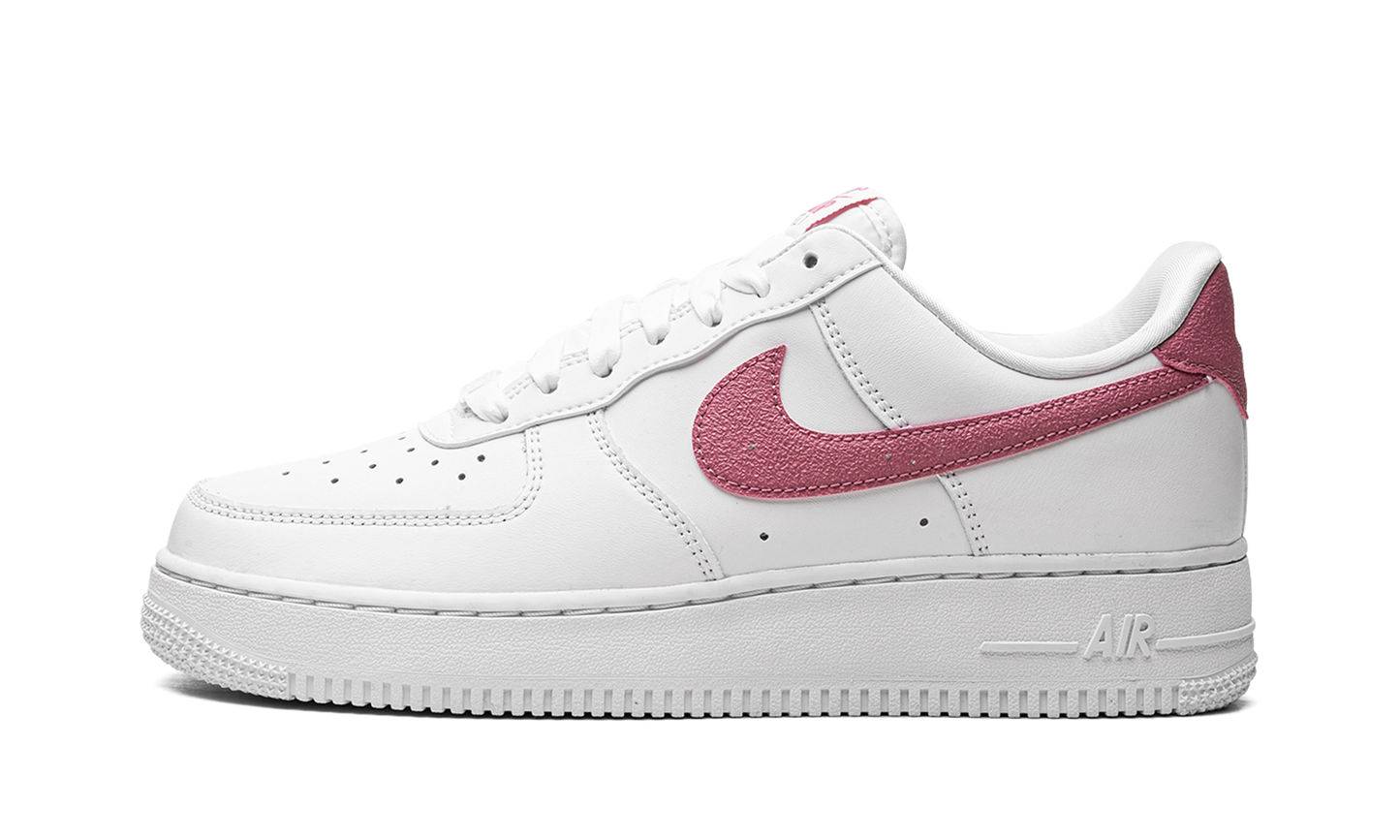 AIR FORCE 1 '07 ESS TRINO MNS WMNS Desert Berry