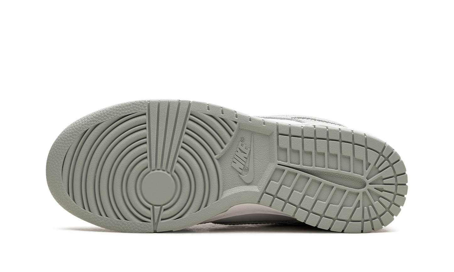 DUNK LOW WMNS Grey Corduroy