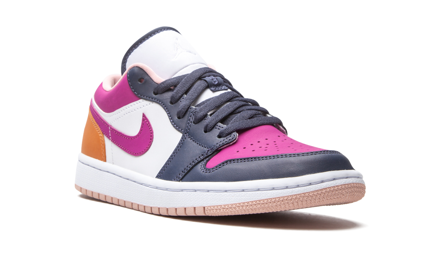 AIR JORDAN 1 LO SE WMNS Mismatched Purple / Magenta