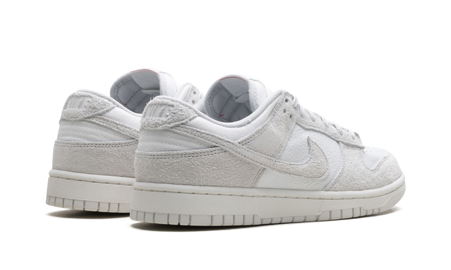 Dunk Low WMNS Summit White Photon Dust