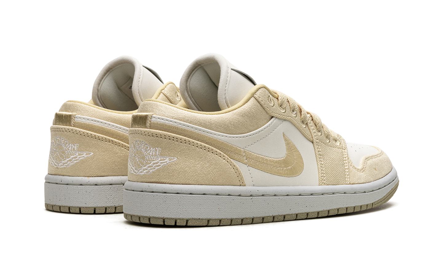 Air Jordan 1 Low WMNS Team Gold / Sail