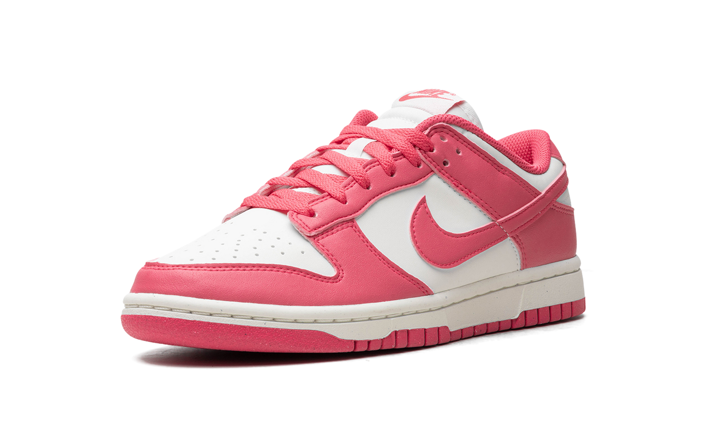 Nike Dunk Low. WMNS Pink