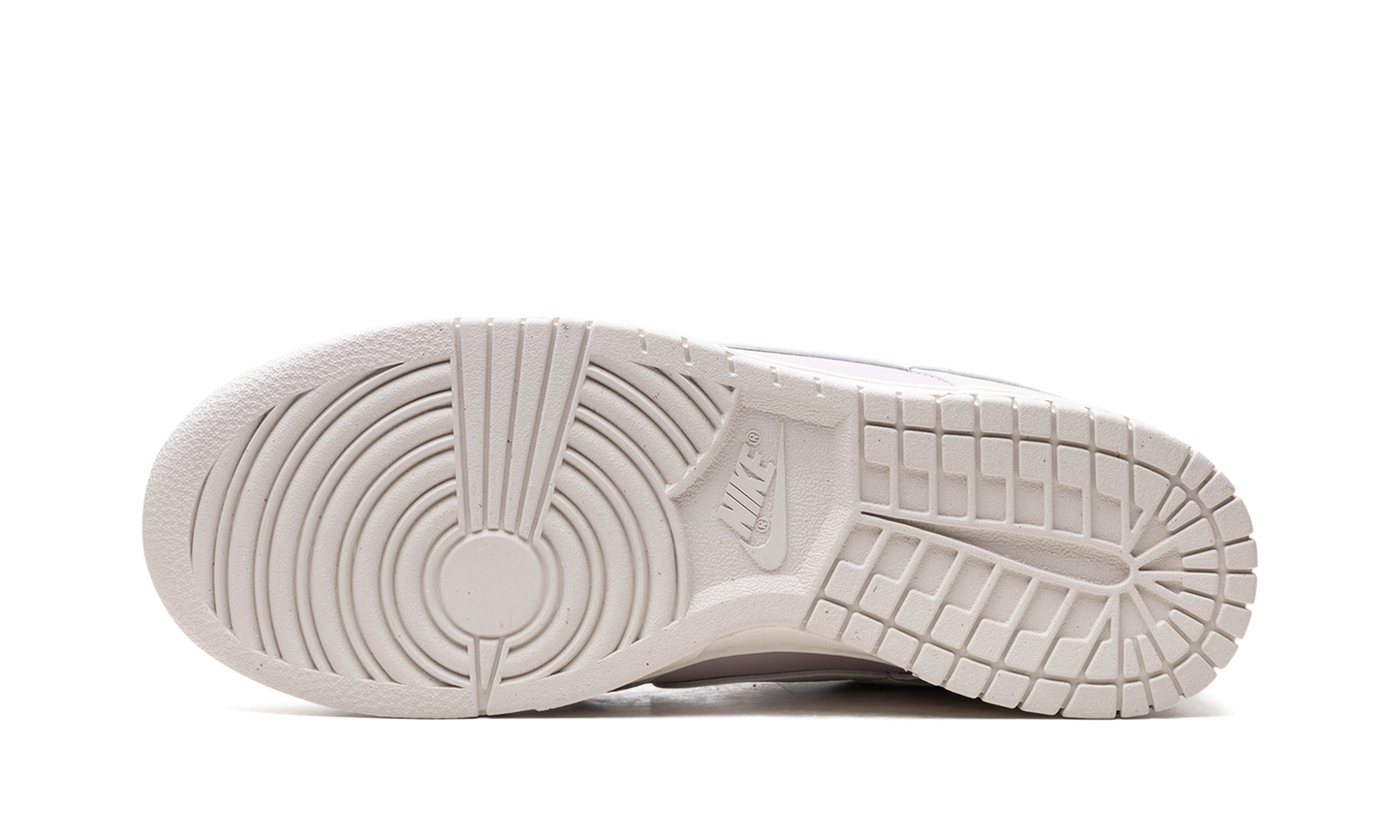 DUNK LOW WMNS Platinum Violet