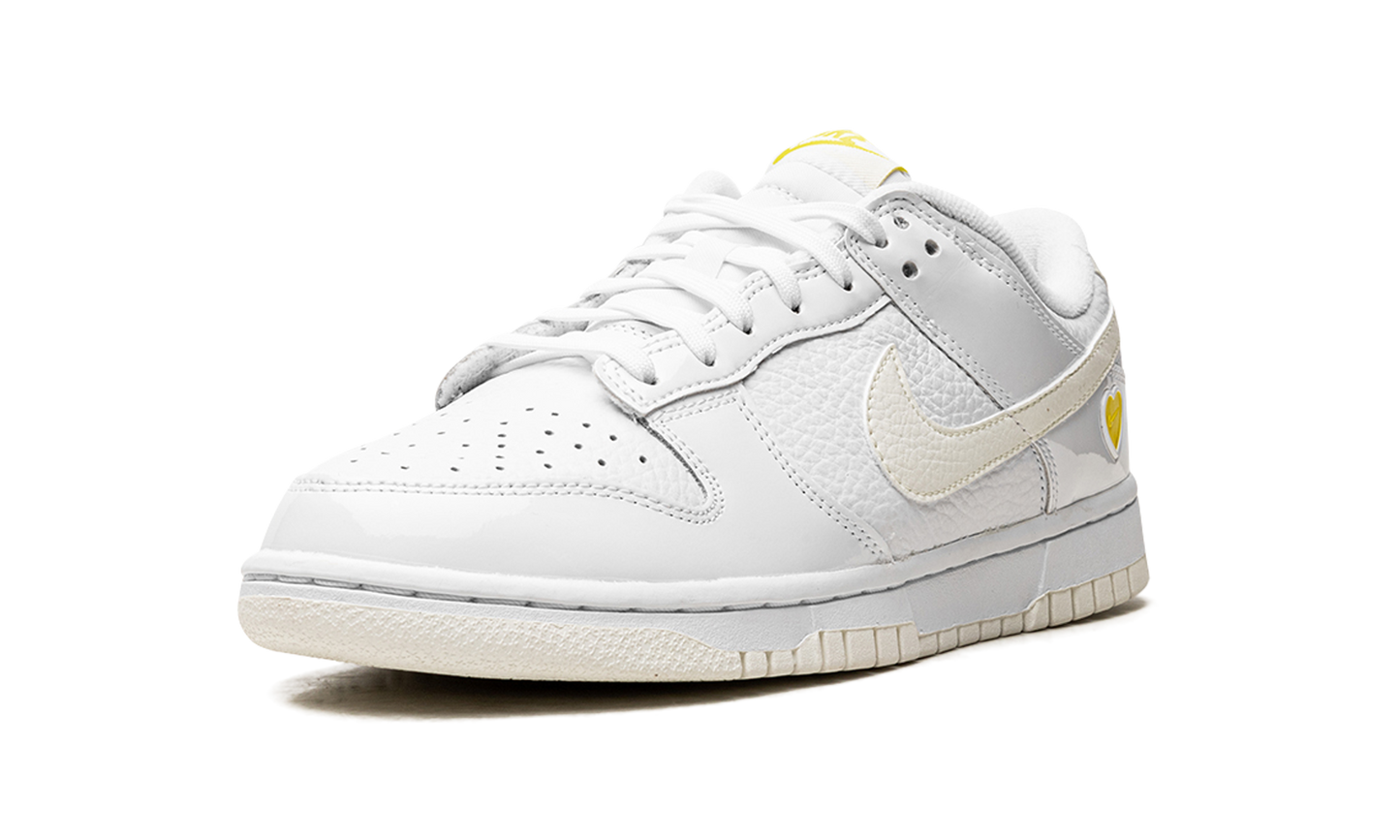 DUNK LO MNS WMNS Yellow Heart