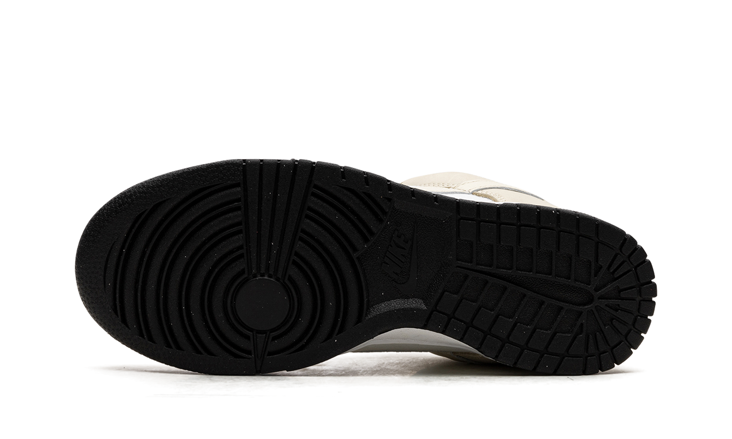 NIKE DUNK LO LX WMNS Coconut Milk
