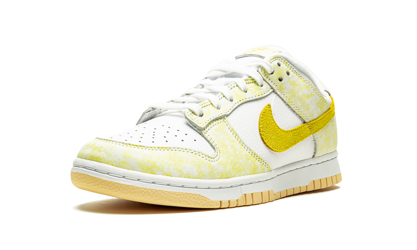 DUNK LOW WMNS Yellow Strike