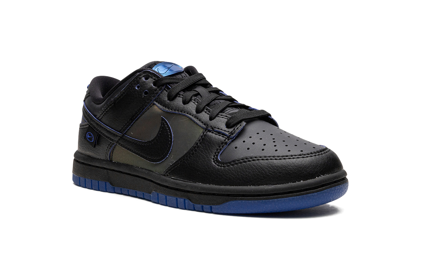 DUNK LO MNS WMNS Black Royal Iridescent