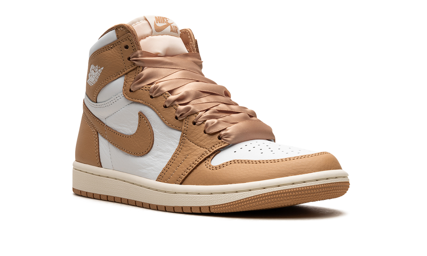 AIR JORDAN 1 RETRO HIGH OG WMNS Praline