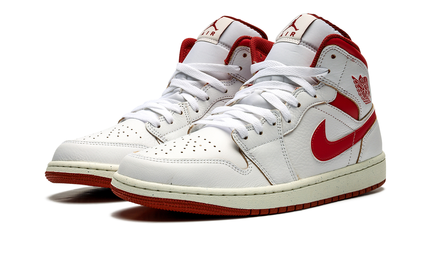 Air Jordan 1 Mid SE Dune Red