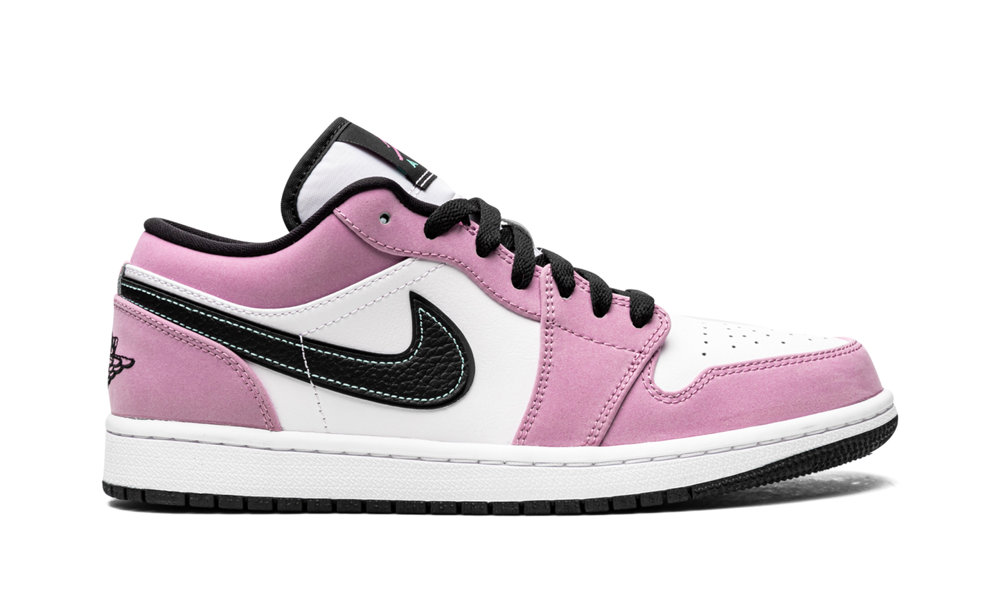 Air Jordan 1 Low SE Violet Shock