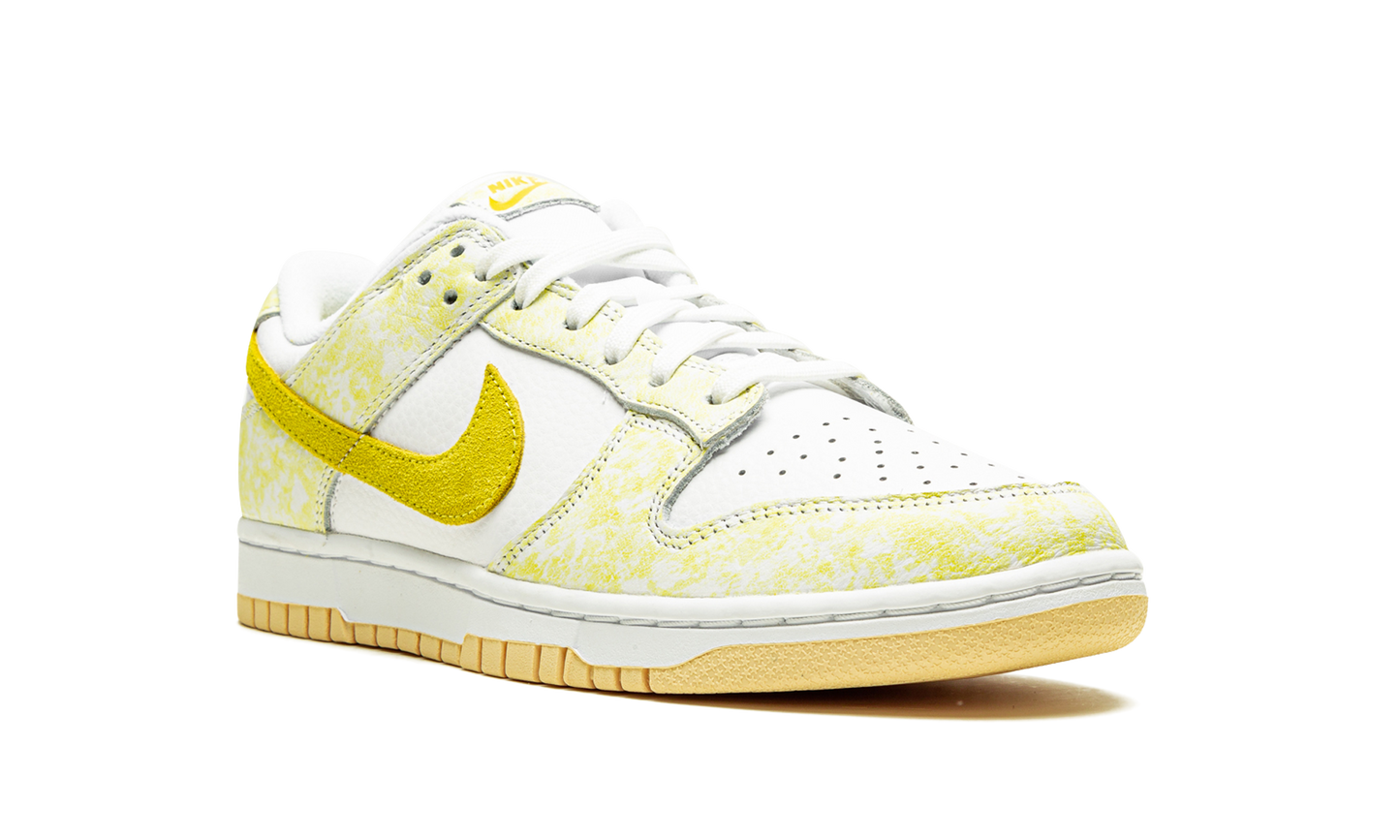 DUNK LOW WMNS Yellow Strike