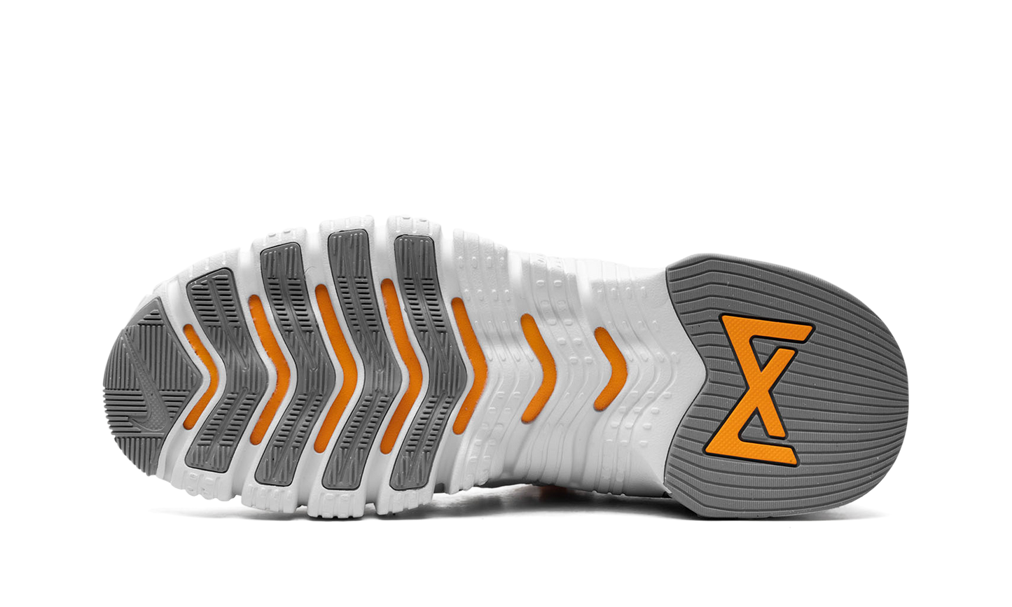 Free Metcon 5  White Football Grey