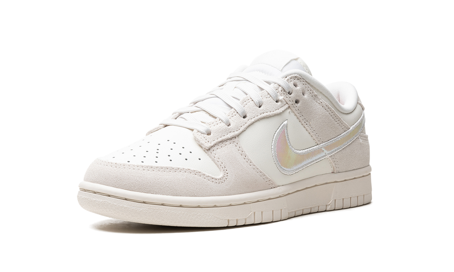 DUNK LOW WMNS  Ridescent Swoosh
