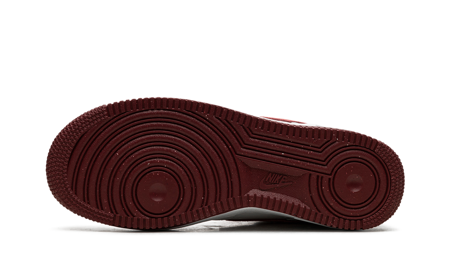 AIR FORCE 1 WMNS  Adobe