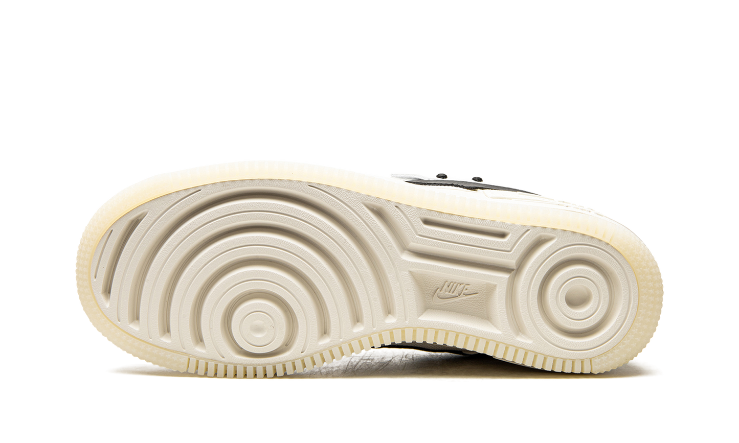 AIR FORCE 1 SHADO MNS WMNS  Go the Extra Smile