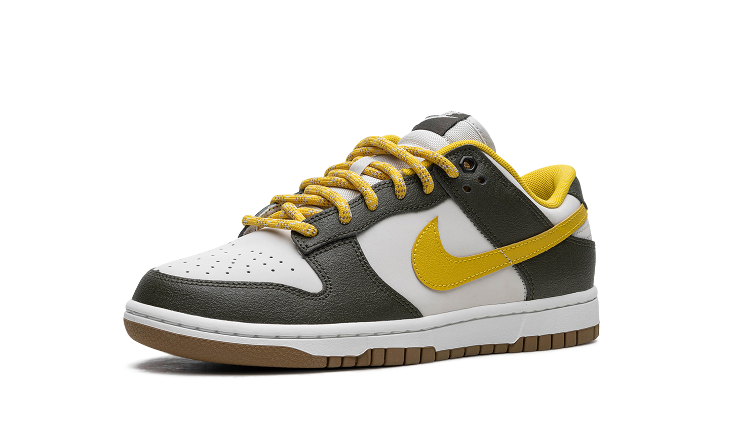 Dunk Low  Cargo Khaki / Vivid Sulfur
