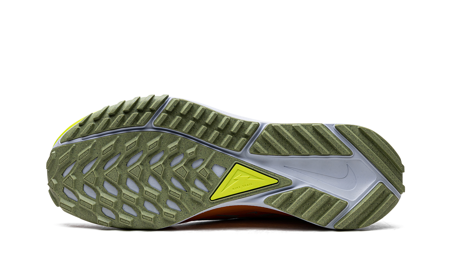 React Pegasus Trail 4  Cobblestone