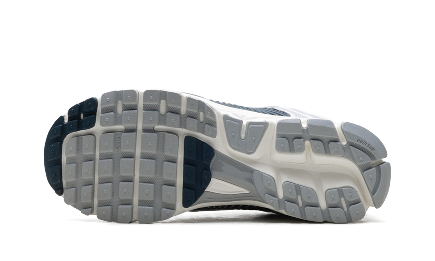 Air Zoom Vomero 5 WMNS  White Armory Navy