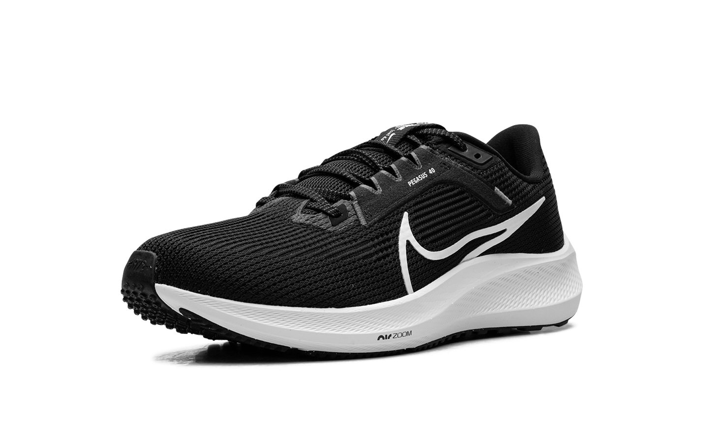 Air Zoom Pegasus 40  Black White
