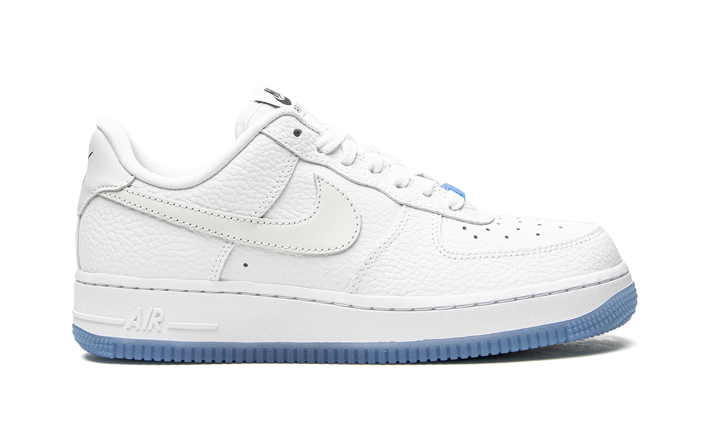 AIR FORCE 1 LO WMNS  UV Reactive Swoosh