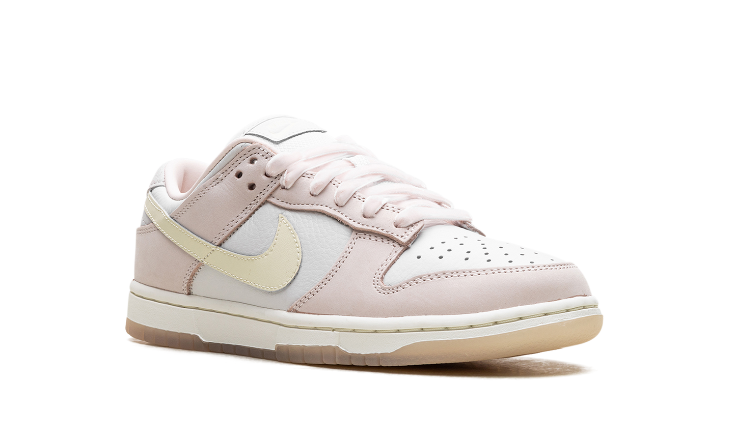 Dunk Low WMNS  Light Soft Pink