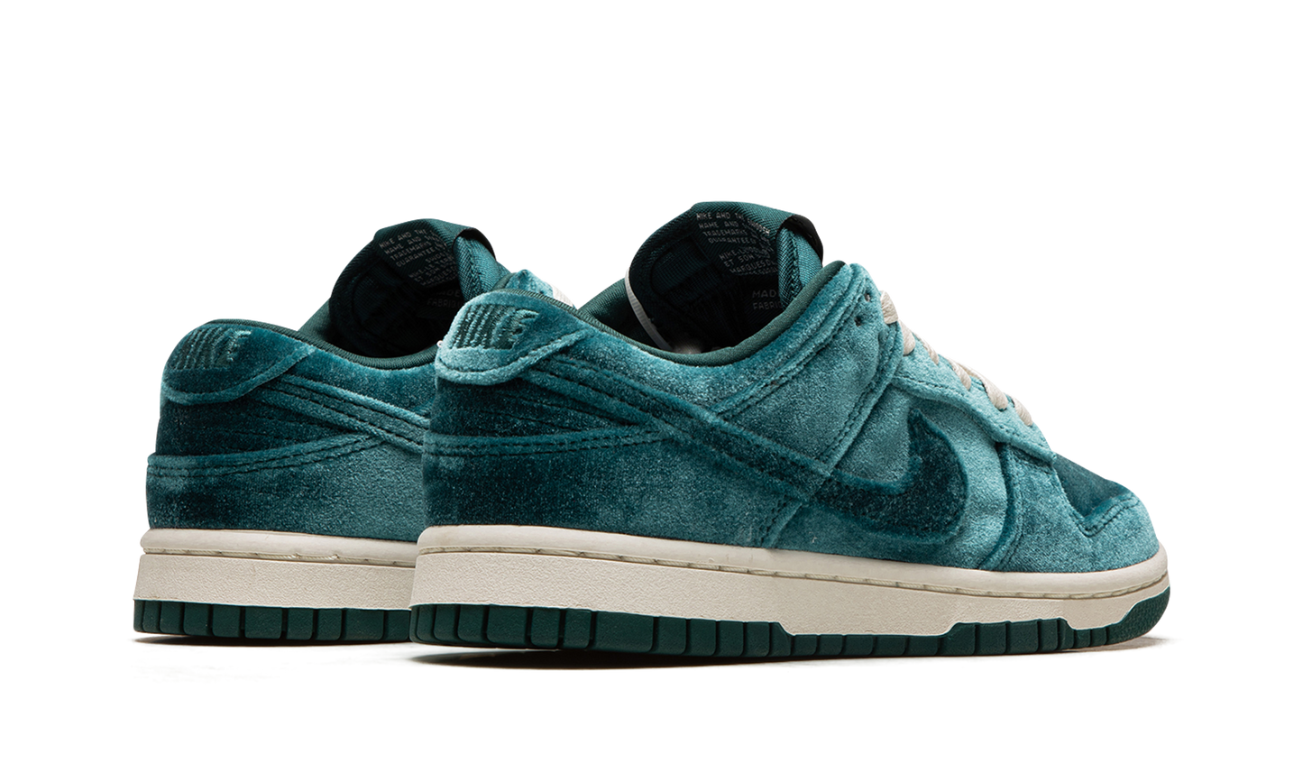 DUNK LO MNS WMNS  Green Velvet