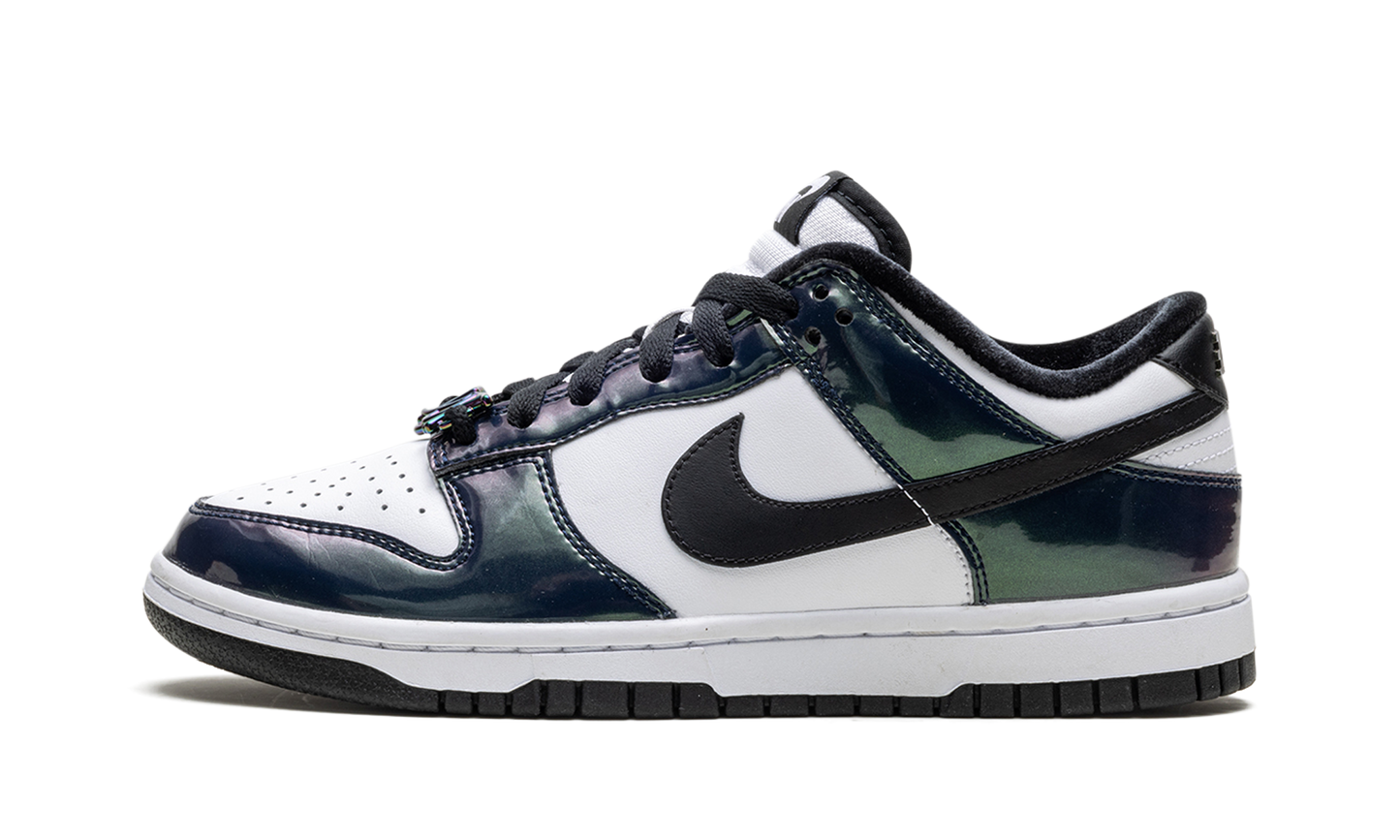 Dunk Low SE WMNS  Just Do It Iridescent