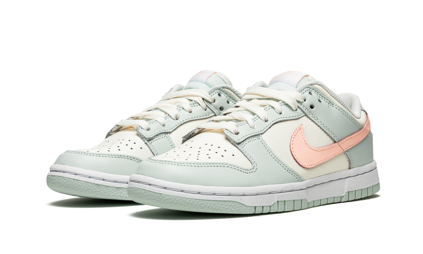 DUNK LOW WMNS  Barely Green