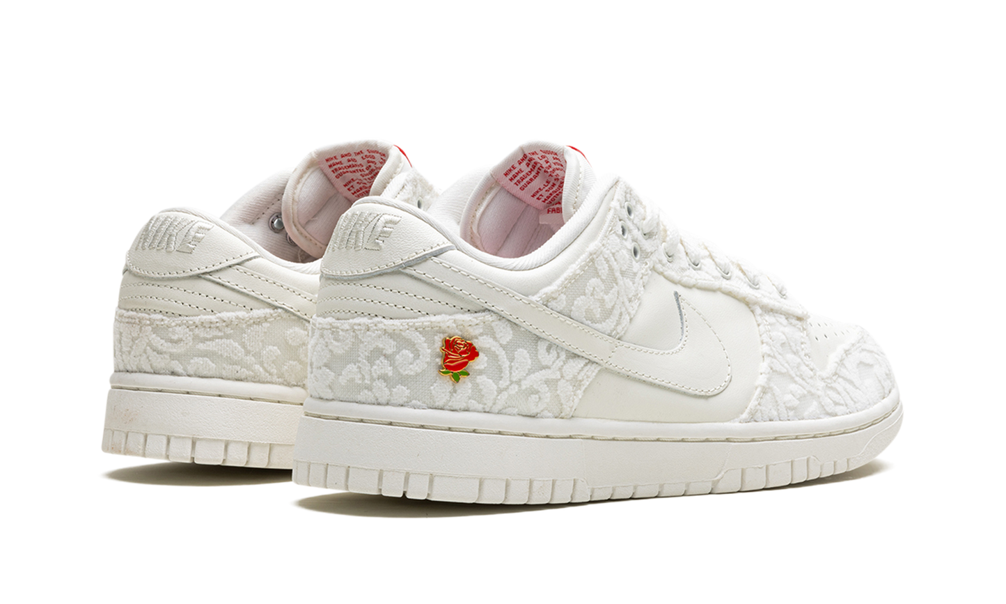 DUNK LOW WMNS  Giver Her Flowers