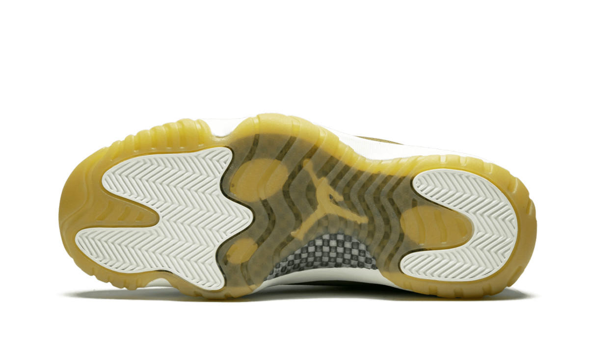 AIR JORDAN 11 RETRO WMNS  Neutral Olive