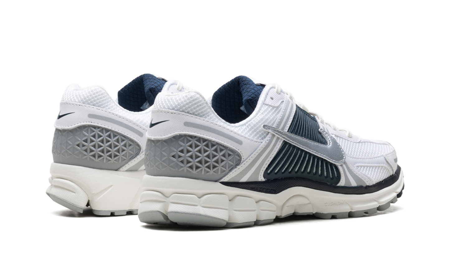 Air Zoom Vomero 5 WMNS  White Armory Navy