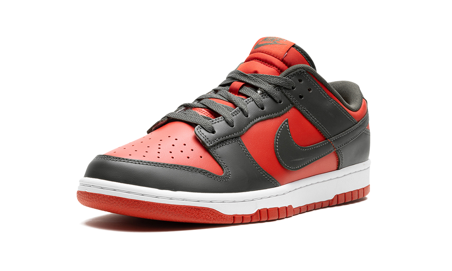 Dunk Low  Mystic Red