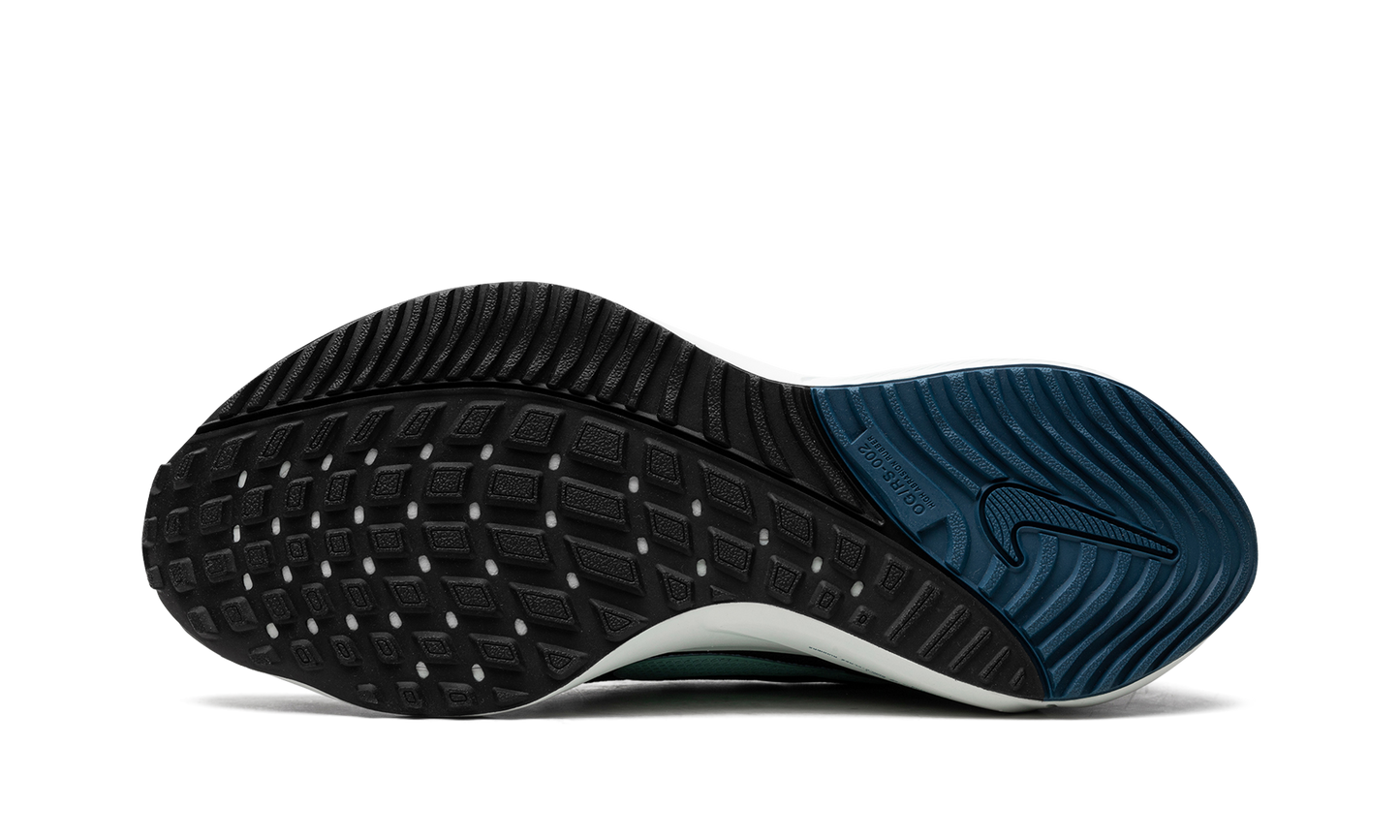 AIR ZOOM VOMERO 16 WMNS  BLACK AURORA