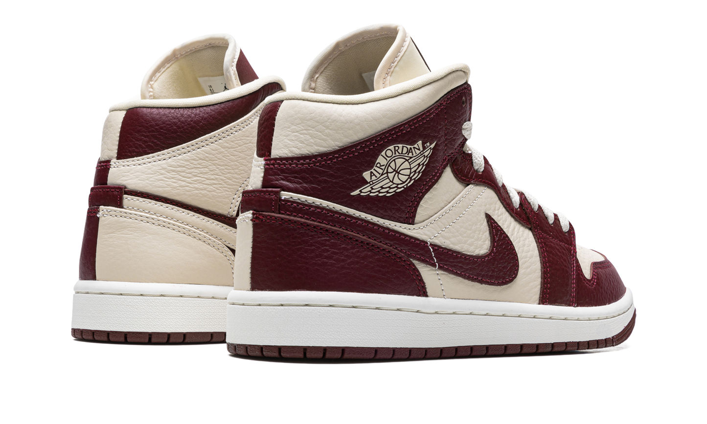 AIR JORDAN 1 WMNS  Split Cherrywood Red