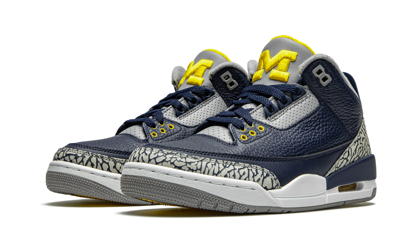 Air Jordan 3 Retro PE  Michigan