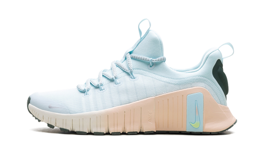 Free Metcon 6 Premium WMNS  Glacier Blue Washed Coral Vintage Green Metallic Silver