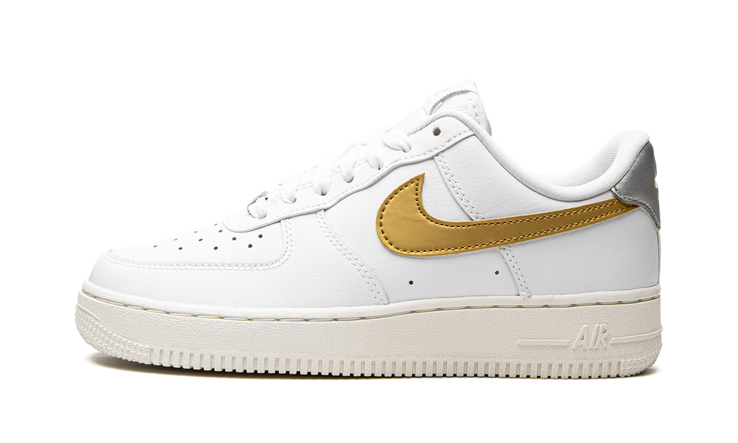 AIR FORCE 1 MNS WMNS  White / Gold / Silver