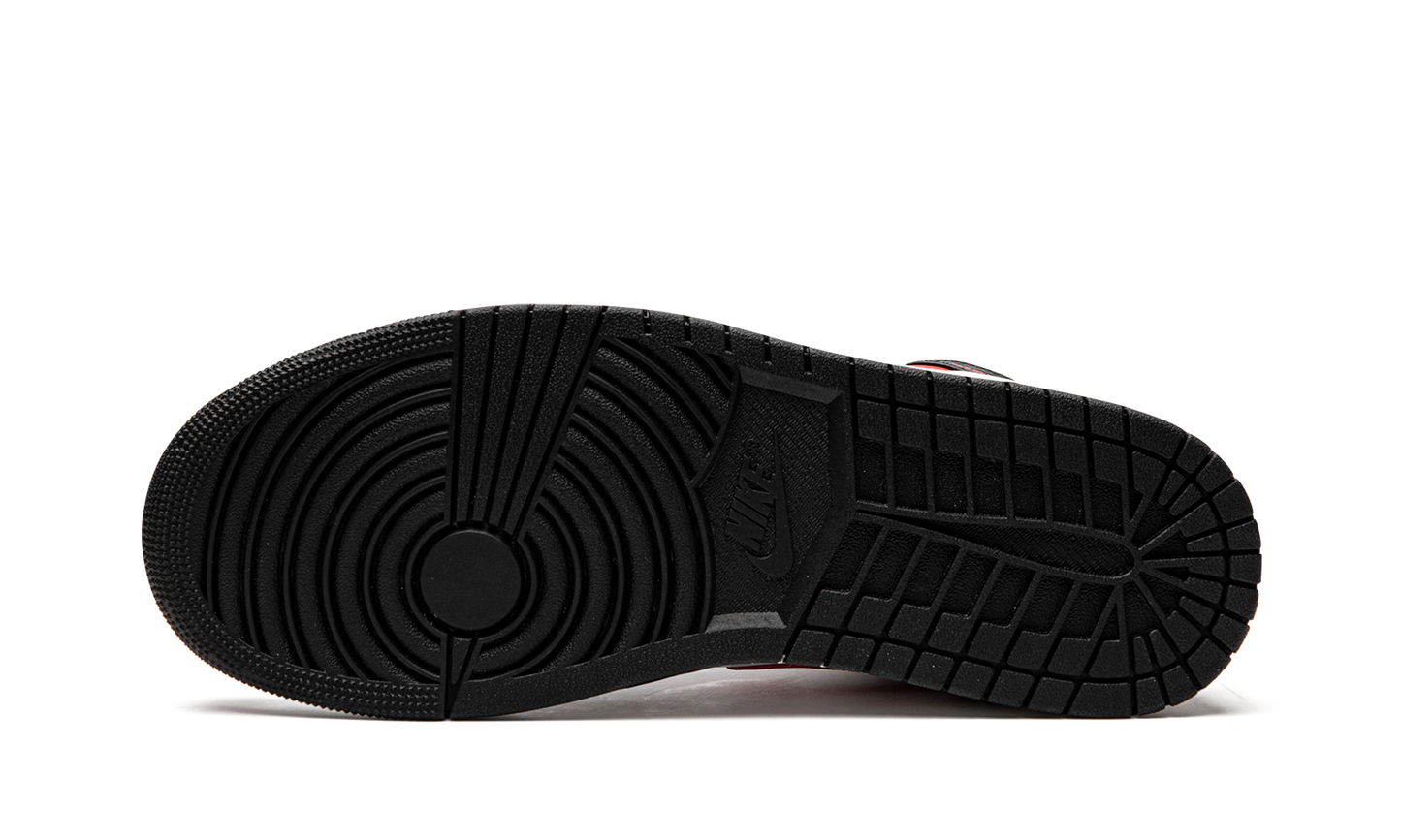 Air Jordan 1 Mid  Bred Toe