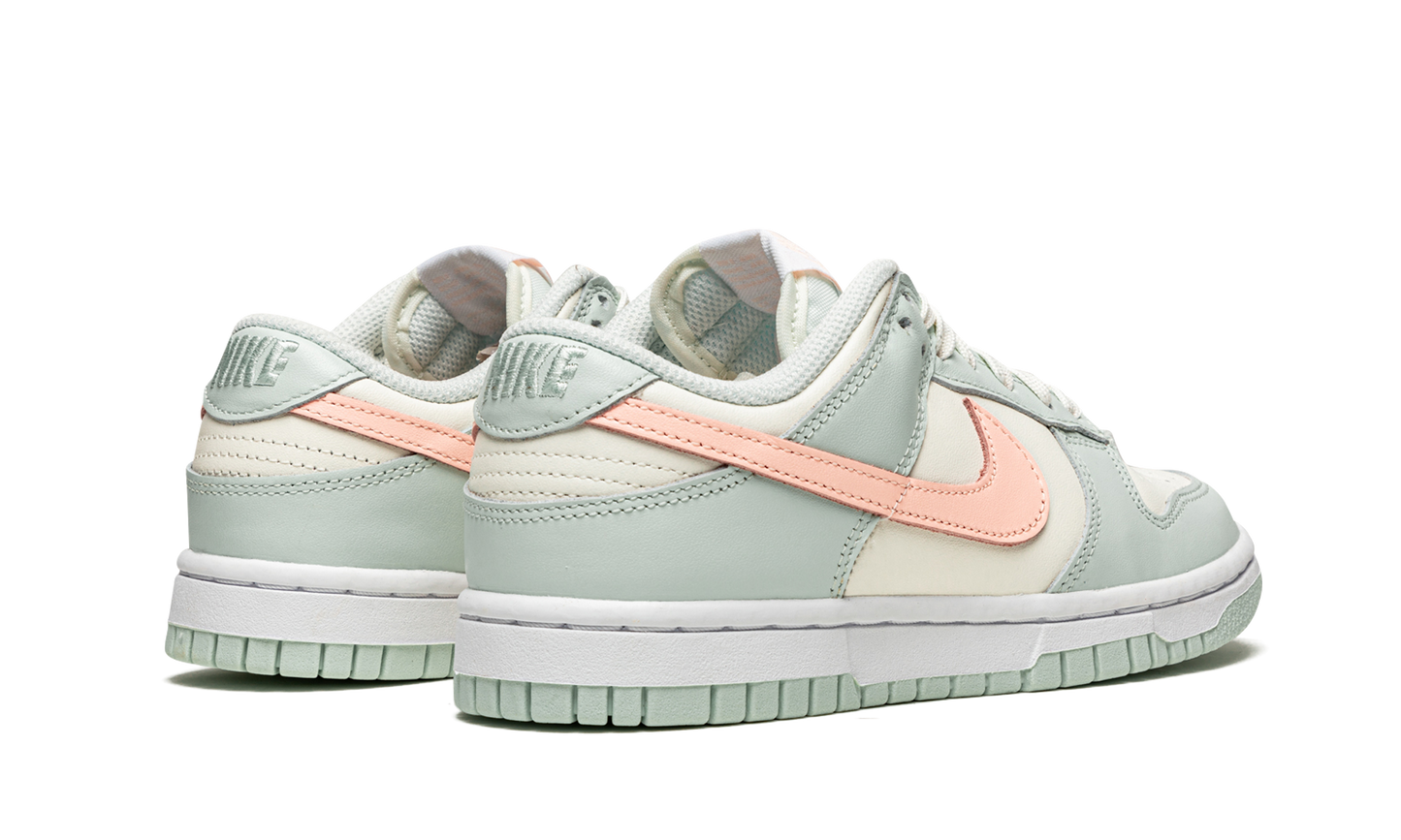 DUNK LOW WMNS  Barely Green